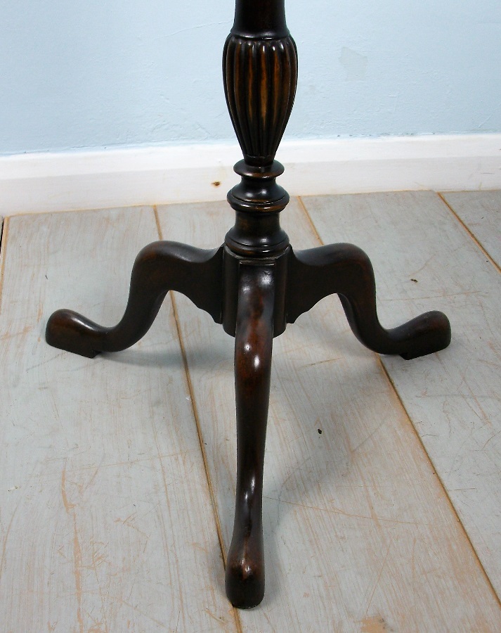 Small Mahogany Dish Top Tripod Wine Table